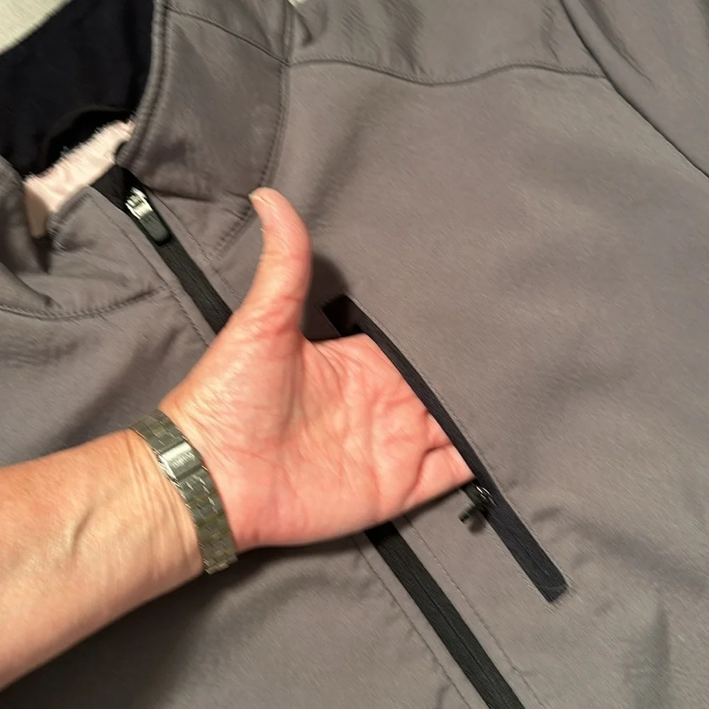 Zine zip front mid-weight coat, size large
